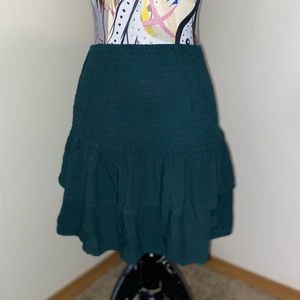 Y2K green ruffle skirt. Can be worn as a strapless shirt. Size: M. Length: midi.